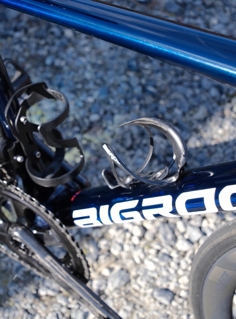 Carbon Bottle Cage 2